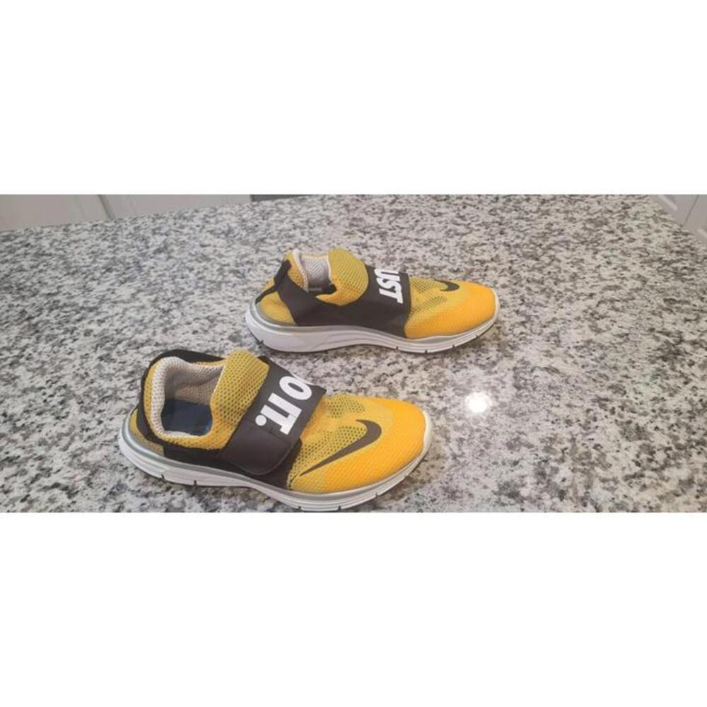Nike Women's Yellow and Black Just Do It Sneakers